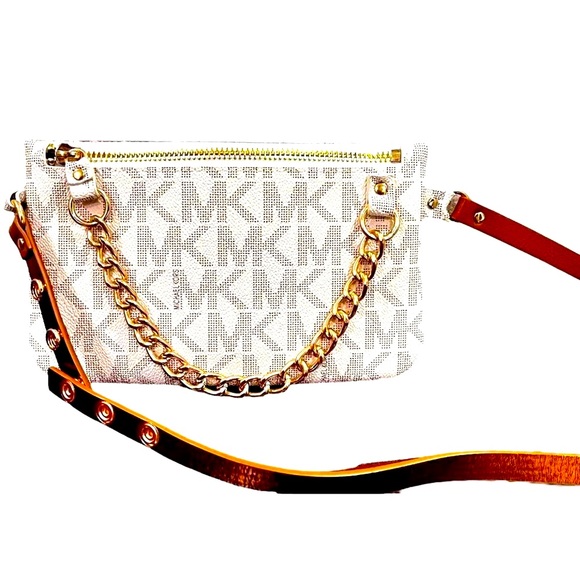 MICHAEL KORS MK Signature Fanny Pack Belt Bag Snaps
Chain 554131C NWT - Picture 2 of 10